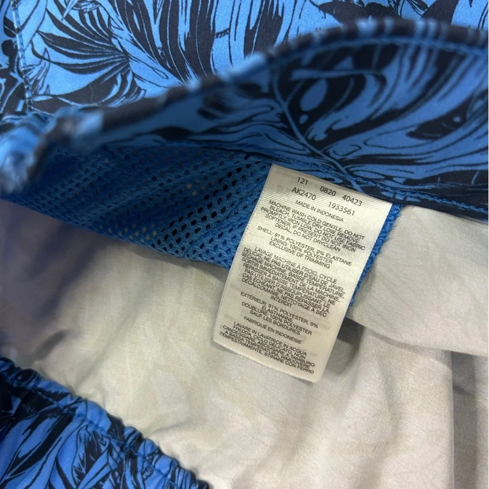 Columbia Sandy River Shorts Womens Large Blue Tropical Palm Print AK2470 3in